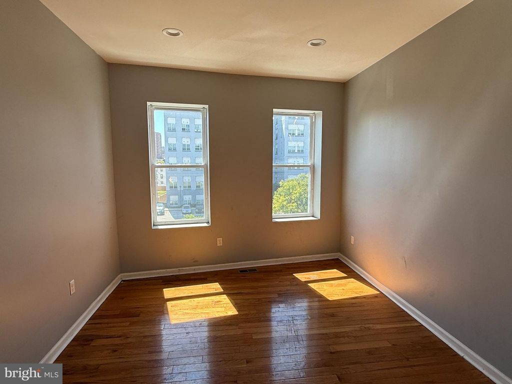 Image 5 of property listing at 1217 GREENMOUNT AVE, Baltimore, MD 21202