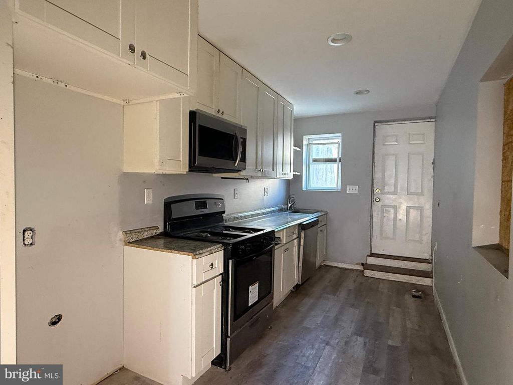Image 9 of property listing at 1217 GREENMOUNT AVE, Baltimore, MD 21202