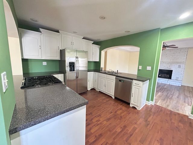 86 Cherokee Road, Cherokee Village, AR 72529