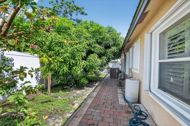 4768 Cypress Drive S, Boynton Beach, FL 33436