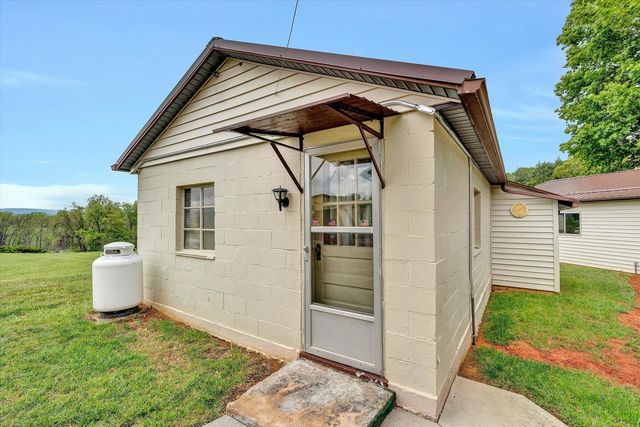 1151 Wheatland RD, Buchanan, VA 24066