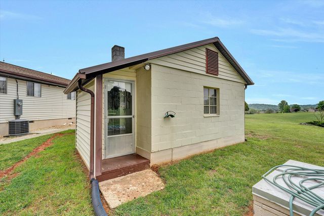 1151 Wheatland RD, Buchanan, VA 24066