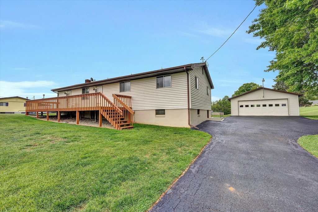 1151 Wheatland RD, Buchanan, VA 24066