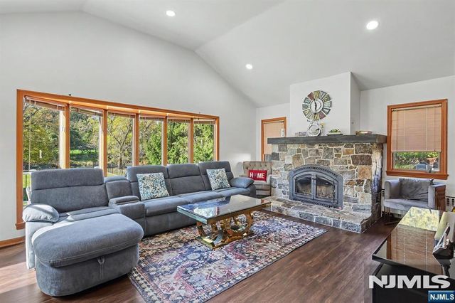 72 Grant Avenue, Cresskill, NJ 07626