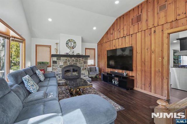 72 Grant Avenue, Cresskill, NJ 07626