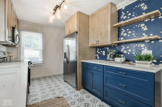 6073 Dewey Avenue, Indianapolis, IN 46219