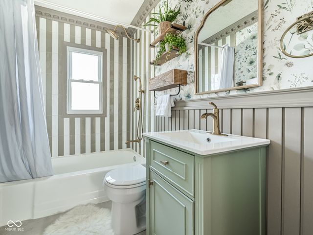 6073 Dewey Avenue, Indianapolis, IN 46219