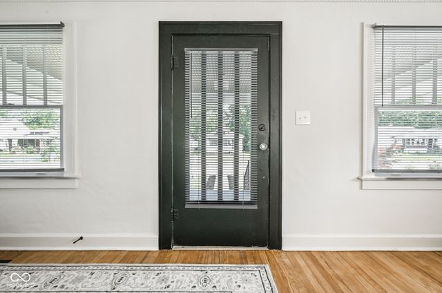 6073 Dewey Avenue, Indianapolis, IN 46219