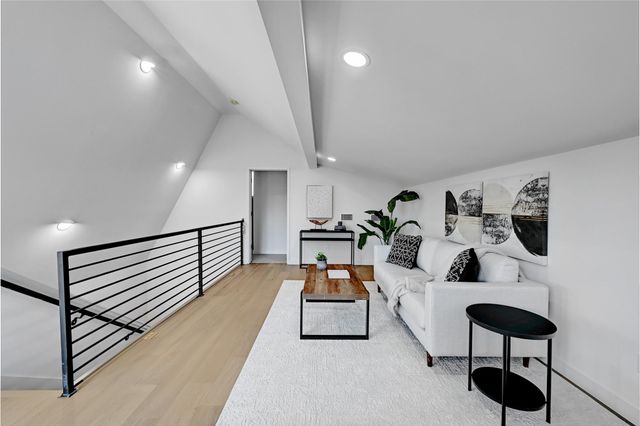 2717 Lyons RD 1, Austin, TX 78702