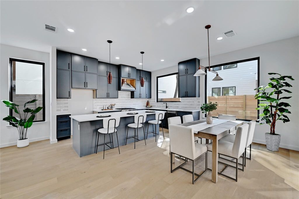 2717 Lyons RD 1, Austin, TX 78702