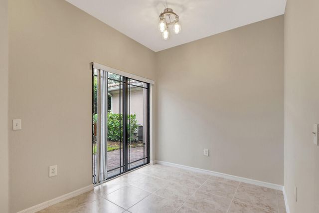 2804 Sarento Place 113, Palm Beach Gardens, FL 33410