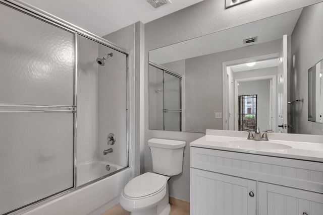 2804 Sarento Place 113, Palm Beach Gardens, FL 33410