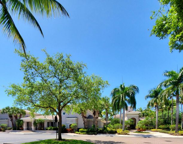 2804 Sarento Place 113, Palm Beach Gardens, FL 33410