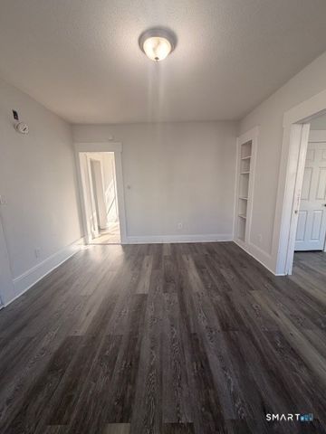 310 West Division Street 1R, New Haven, CT 06511