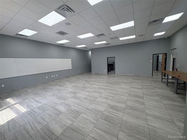 22850 Dequindre Rd, Warren, MI 48091