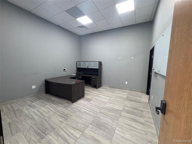 22850 Dequindre Rd, Warren, MI 48091