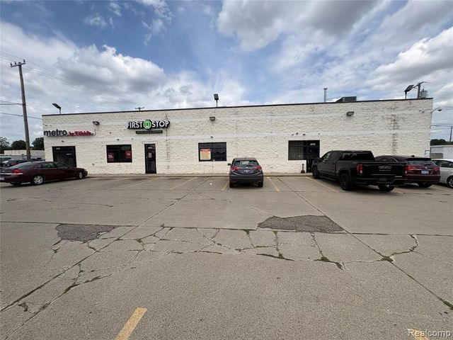 22850 Dequindre Rd, Warren, MI 48091