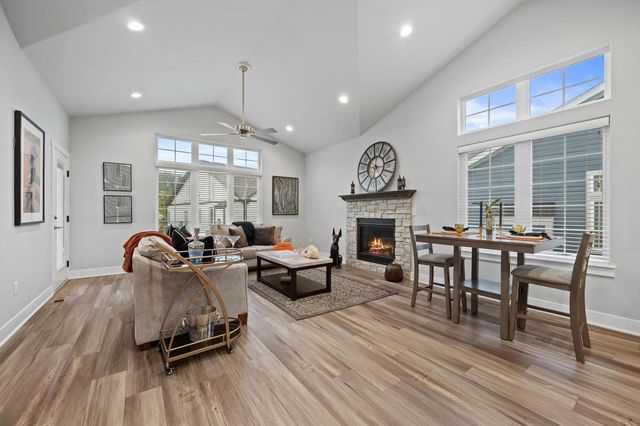 4706 N cottage LANE, Pleasant Prairie, WI 53158