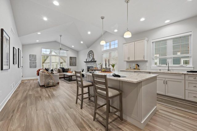 4706 N cottage LANE, Pleasant Prairie, WI 53158