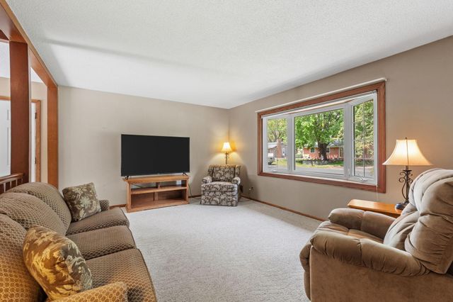 774 Vicky Lane, Circle Pines, MN 55014