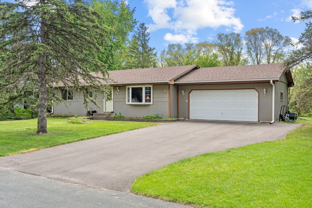 774 Vicky Lane, Circle Pines, MN 55014