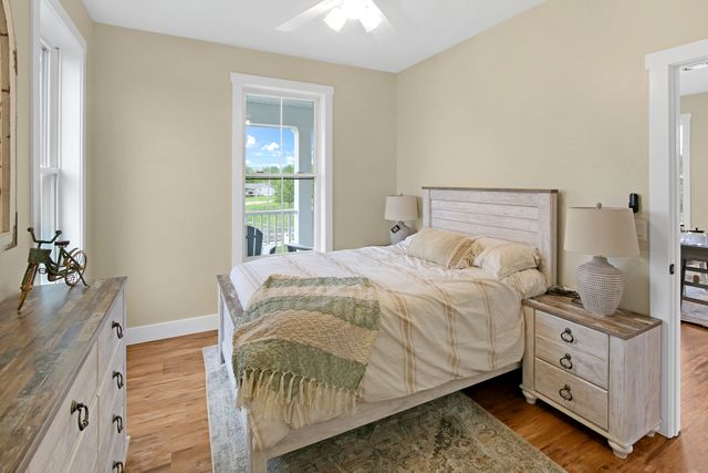 7 Willow Way, Ottawa, IL 61350