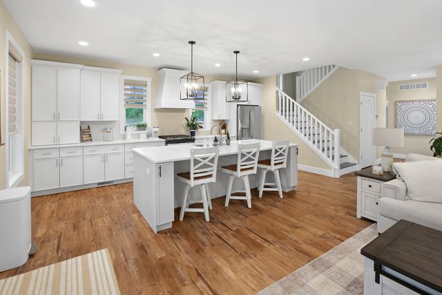 7 Willow Way, Ottawa, IL 61350