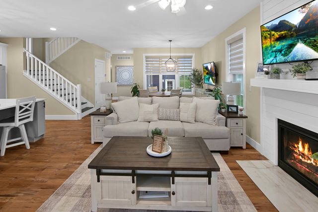 7 Willow Way, Ottawa, IL 61350