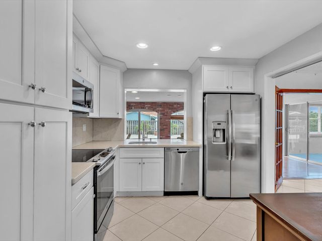 641 SE 11th Street, Pompano Beach, FL 33060