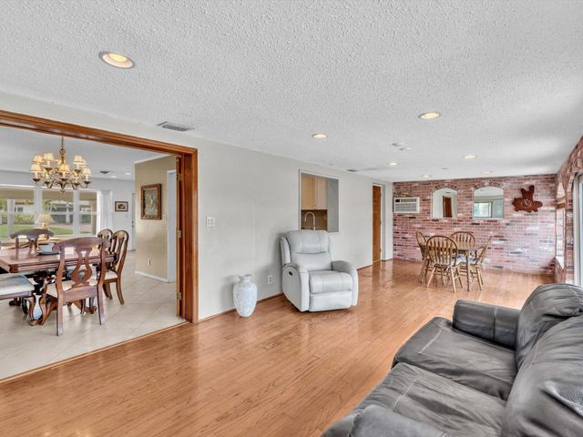 641 SE 11th Street, Pompano Beach, FL 33060