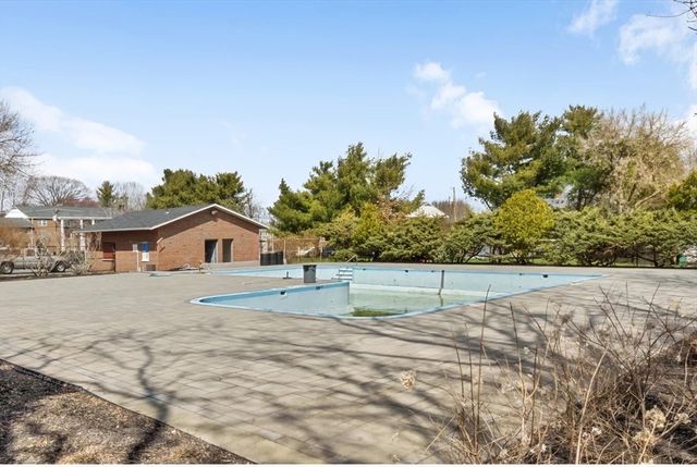 251 Rock St B4, Norwood, MA 02062