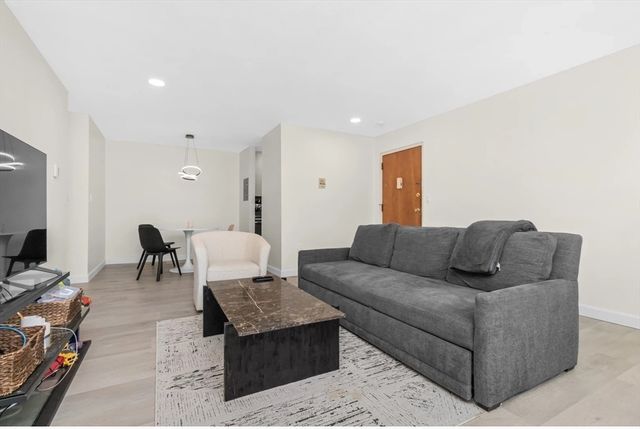 251 Rock St B4, Norwood, MA 02062