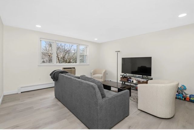 251 Rock St B4, Norwood, MA 02062