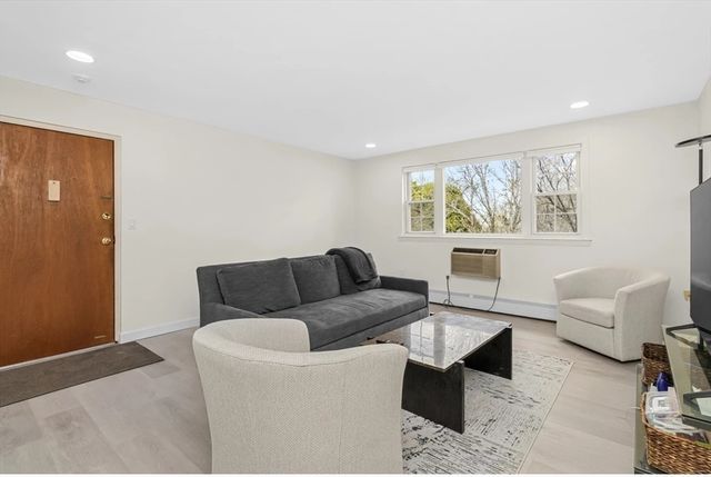 251 Rock St B4, Norwood, MA 02062