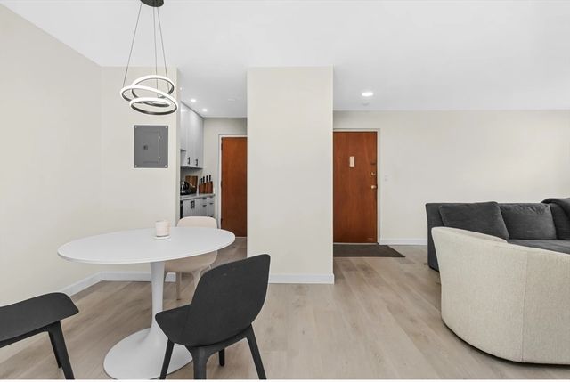 251 Rock St B4, Norwood, MA 02062