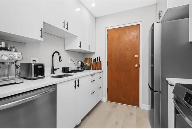 251 Rock St B4, Norwood, MA 02062