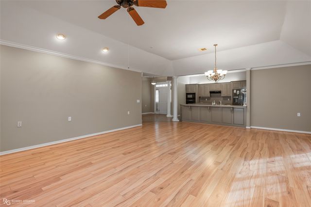 116 Willow Lake Boulevard, Bossier City, LA 71111