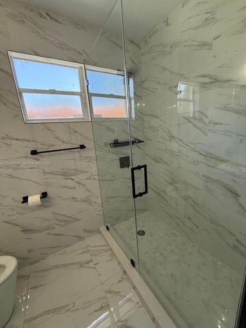 311 NW 32nd Ct, Miami, FL 33125