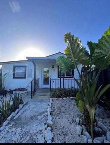 311 NW 32nd Ct, Miami, FL 33125