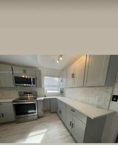 311 NW 32nd Ct, Miami, FL 33125