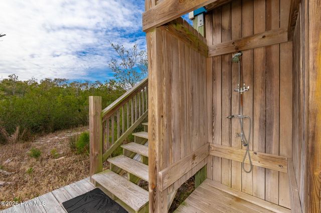 105 Sandy Landing Road, Cedar Island, NC 28520