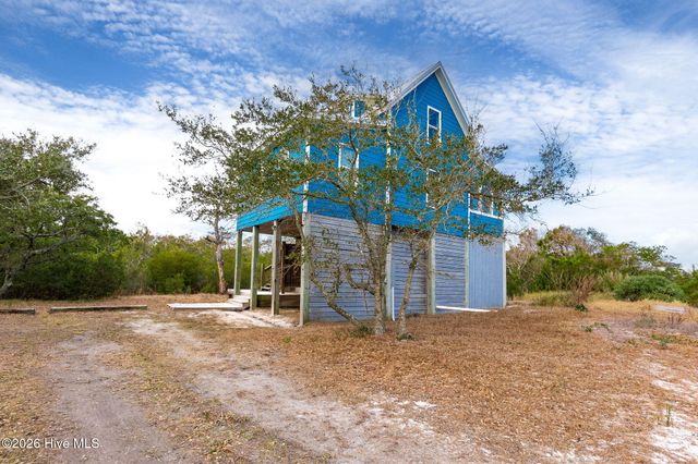 105 Sandy Landing Road, Cedar Island, NC 28520