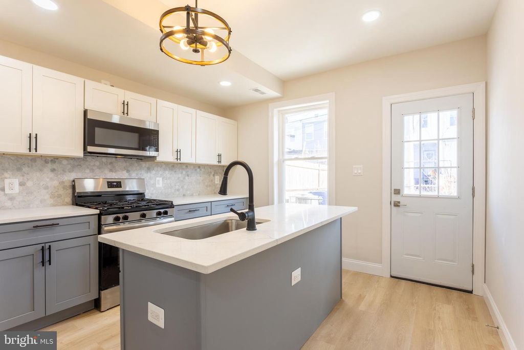 321 S MACON ST, Baltimore, MD 21224