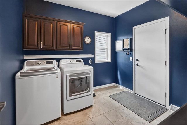 4416 Eagle Ridge Lane, Windsor, WI 53598