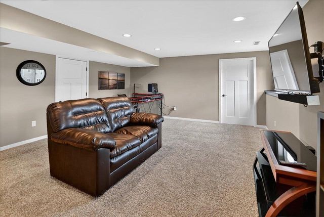 4416 Eagle Ridge Lane, Windsor, WI 53598
