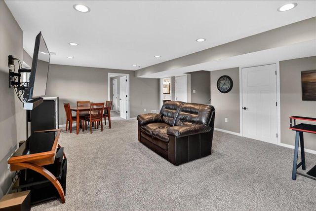 4416 Eagle Ridge Lane, Windsor, WI 53598