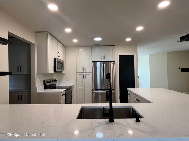 1171 Riviera Drive NE, Palm Bay, FL 32905