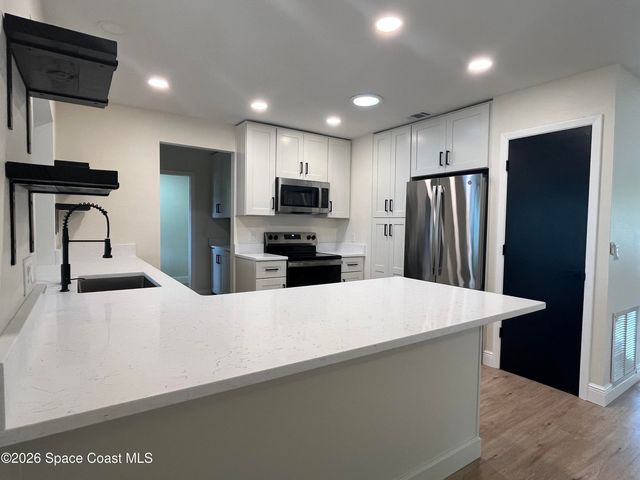 1171 Riviera Drive NE, Palm Bay, FL 32905