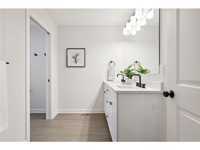 640 Franklin Street, Roberts, WI 54023