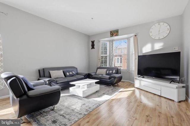 900 TURNING POINT CT, Frederick, MD 21701
